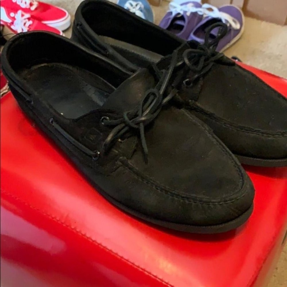 Black Sperry’s Suede Size 12. Solid condition.
